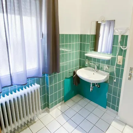 Garni Bad Cafe ホテル *